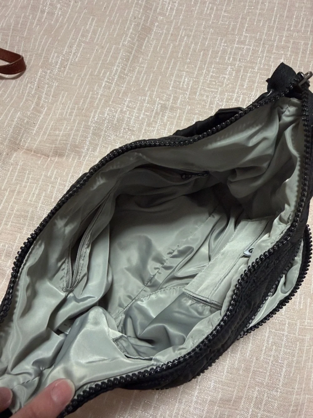Baggalini shoulder bag - Picture 4 of 5